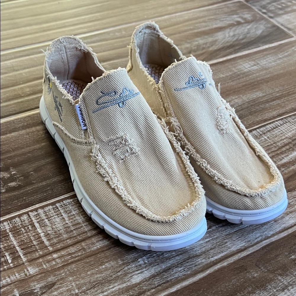 Source Unknown Beige Canvas Slip-Ons